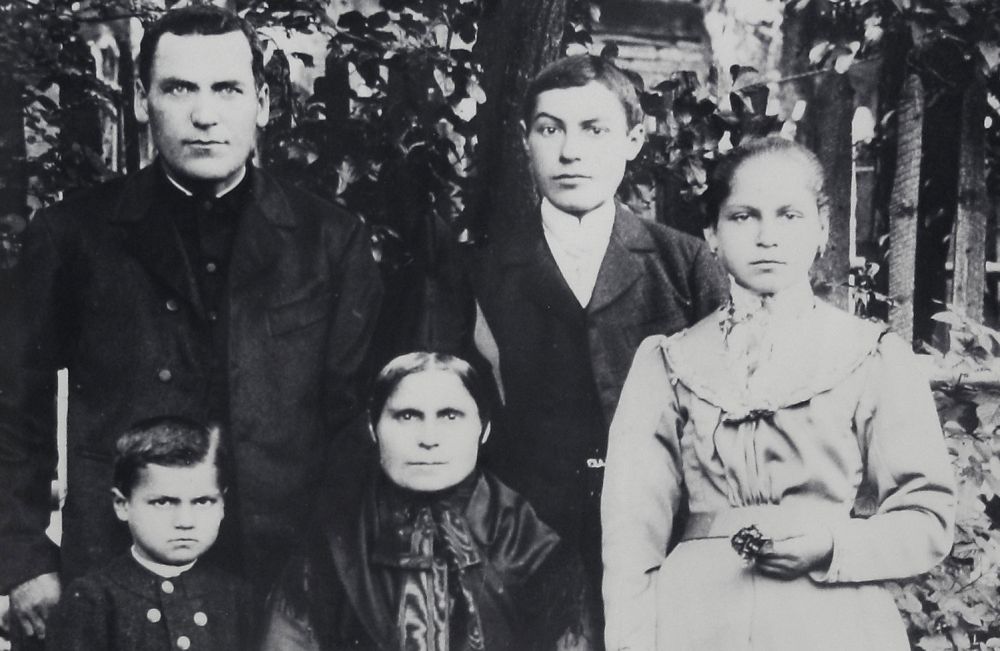 Historisches Bild der Familie Wicke von Wicke Bestattungen